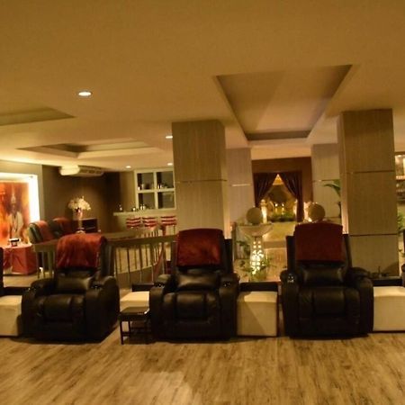 Indra Hotel Hatyai Хатъяй Экстерьер фото