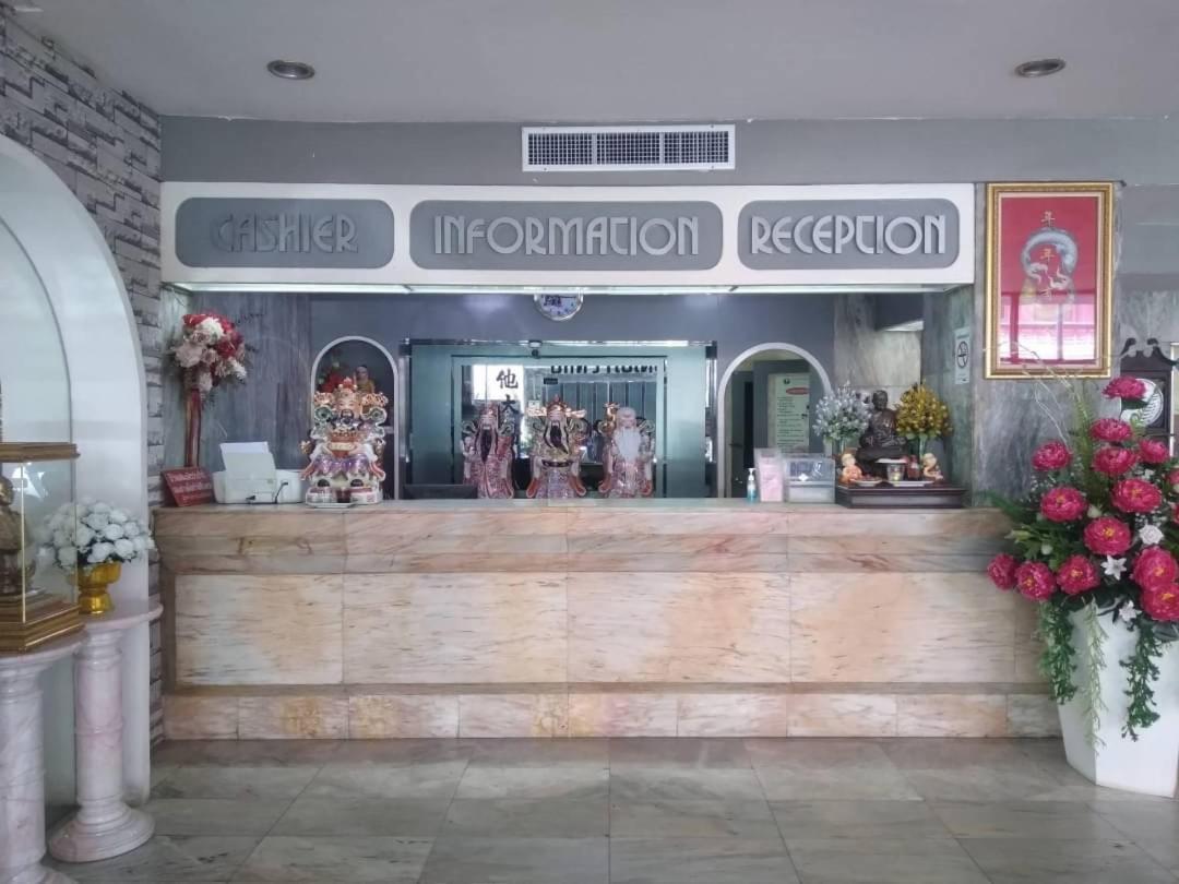 Indra Hotel Hatyai Хатъяй Экстерьер фото